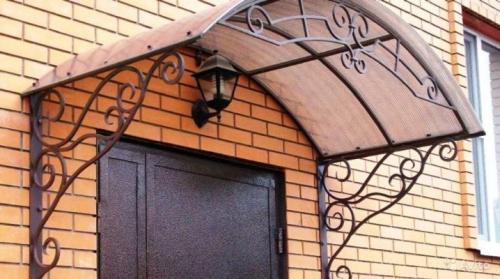 Крыльцо из металла с навесом. Как изготовить металлический козырек над крыльцом?