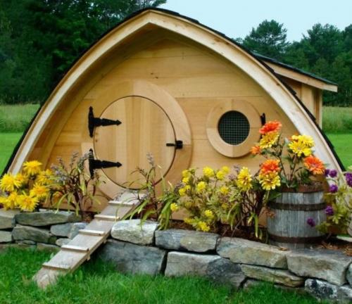 Бюджетный курятник своими руками. Главные условия и требования при постройке курятника