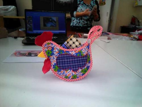 Шьем интересные вещи для дома. Поделки из лоскутков ткани своими руками: что можно сшить из остатков? Шьем из лоскутков разные разности