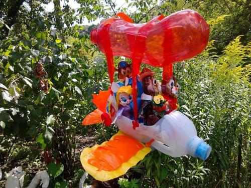 Поделки из пластиковых бутылок своими руками: ТОП-100 фото лучших идей для начинающих мастеров 34