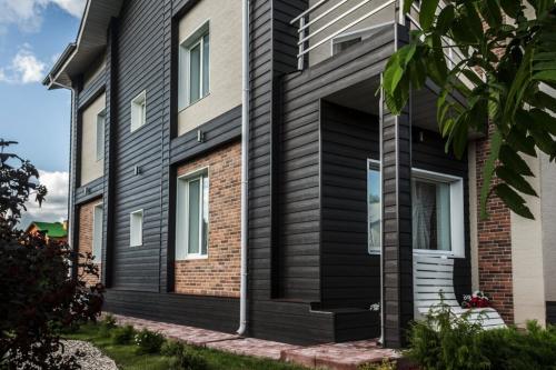 Какие факторы следует учитывать при выборе фасадных панелей